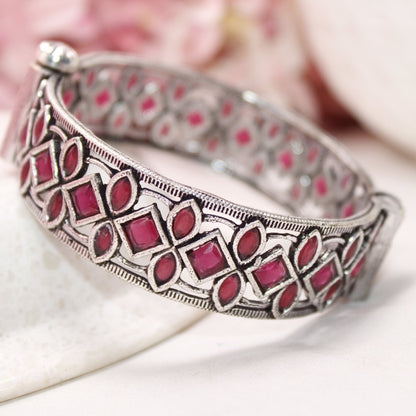 STONE CUTWORK KADA - RED - kada