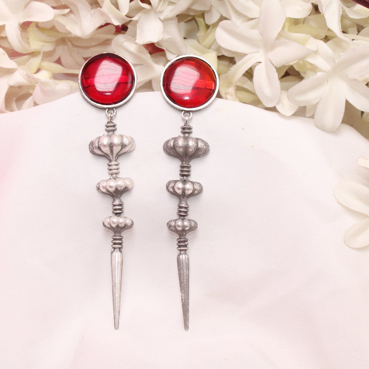 SUI DHAGA LOOK MONALISA STONE EARRING-RED -EARRING