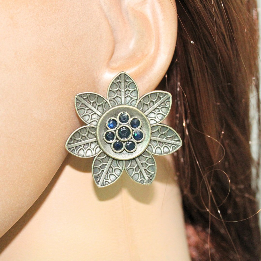 7 LEAVES FLOWER STUD-BLUE -EARRING