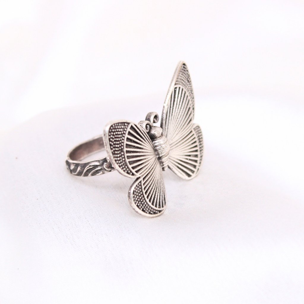 BUTTERFLY PATTERN STATEMENT FINGER RING -Rings