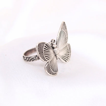 BUTTERFLY PATTERN STATEMENT FINGER RING -Rings