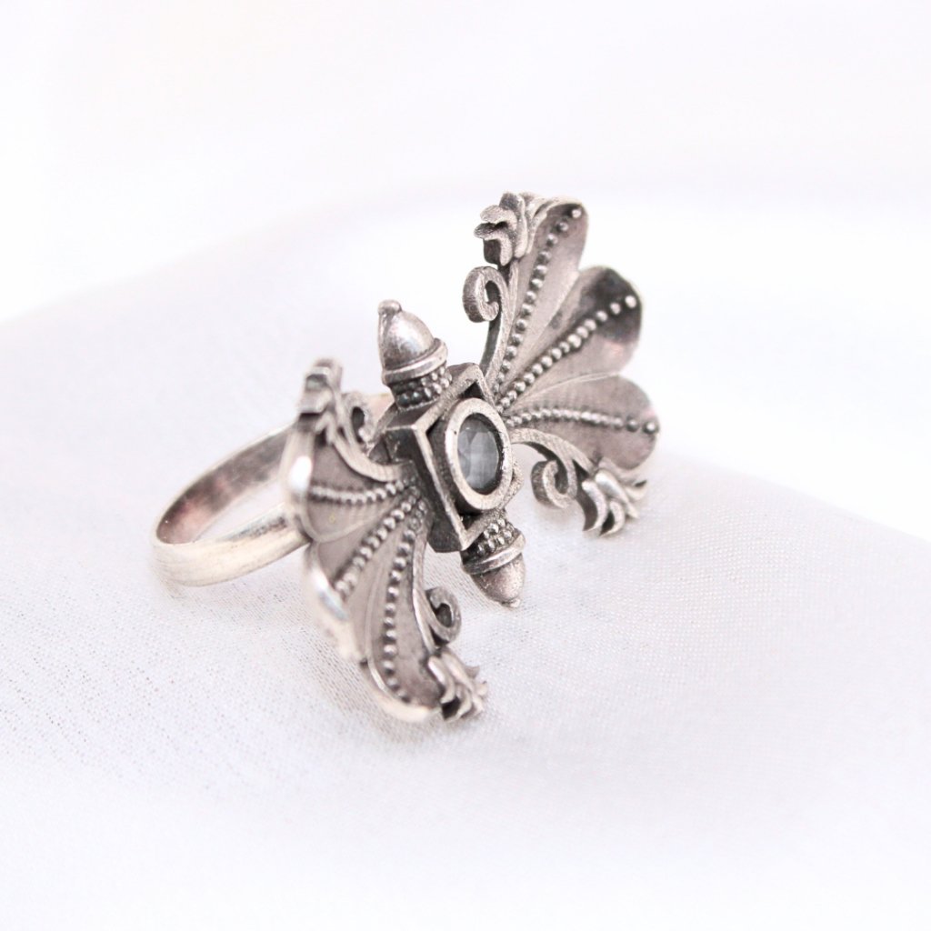 BUTTERFLY PATTERN WITH STONE STATEMENT FINGER RING-GREY -Rings