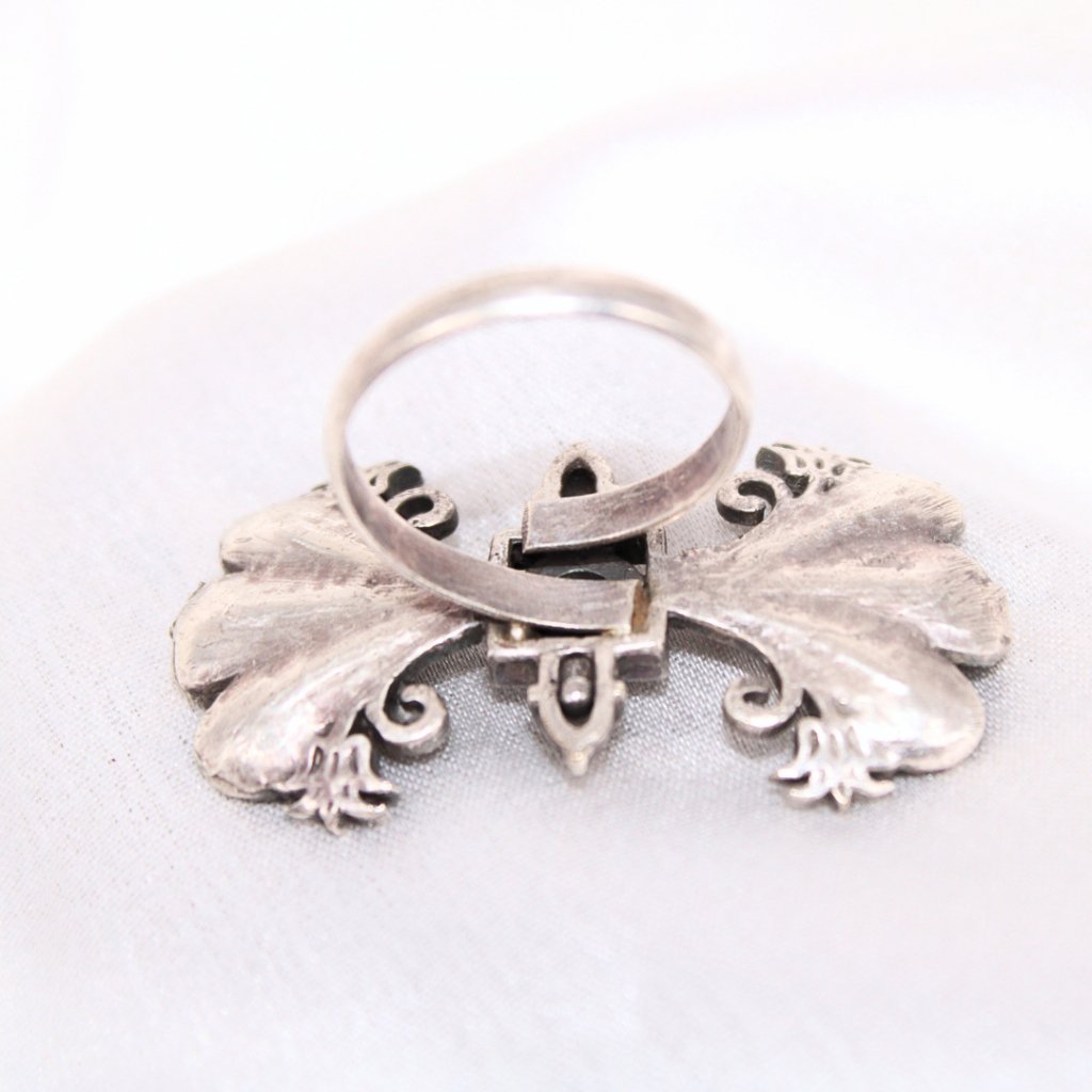 BUTTERFLY PATTERN WITH STONE STATEMENT FINGER RING-MAUVE -Rings