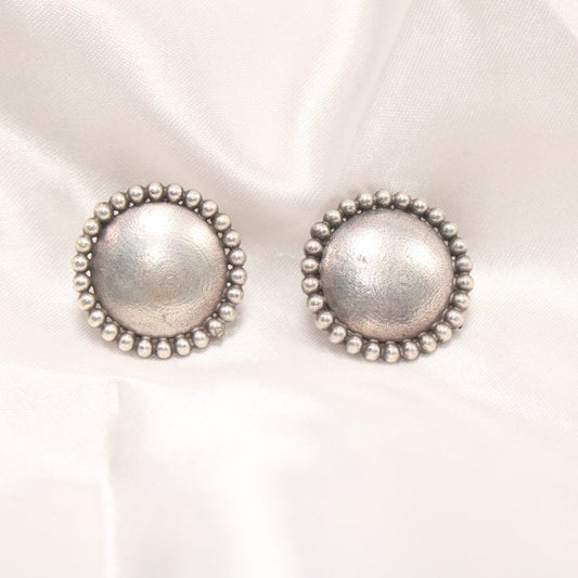 CLASSIC DOTTED THAPA STUD -Earrings