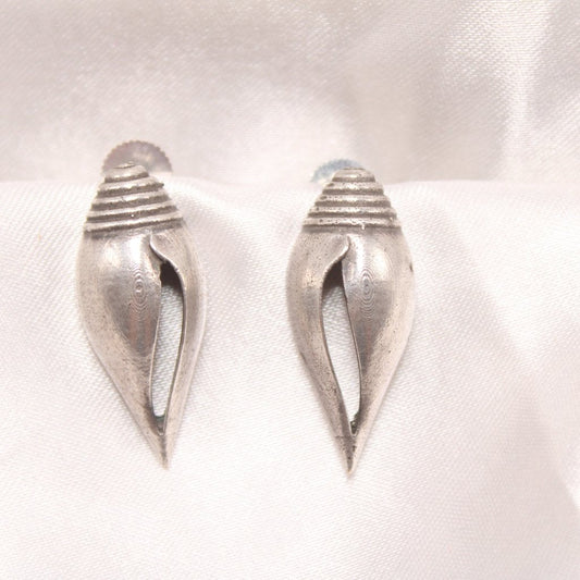 CLASSIC SHANKH STUD -Earrings