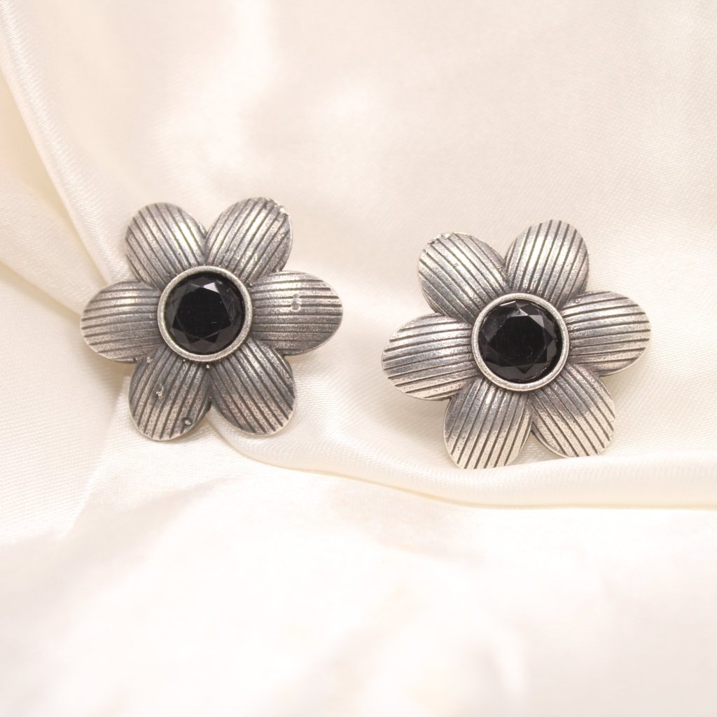 FLOWER PATTERN WITH ROUND STONE STUDS-BLACK -EARRING