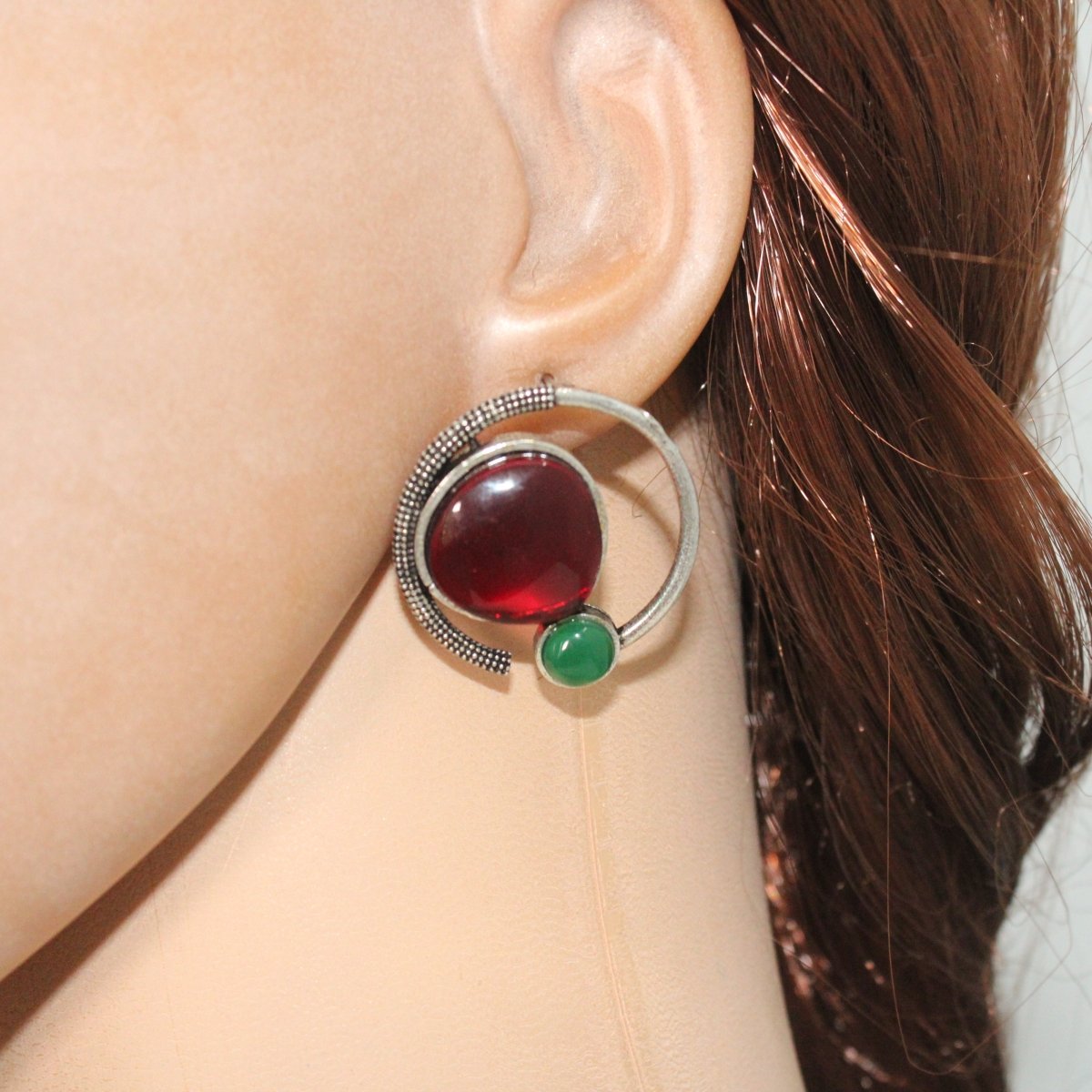 MONALISA STONE AND PEARL ROUND EARRING-MAROON -EARRING