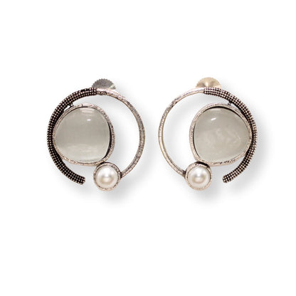 MONALISA STONE AND PEARL ROUND EARRING-OFF WHITE -EARRING